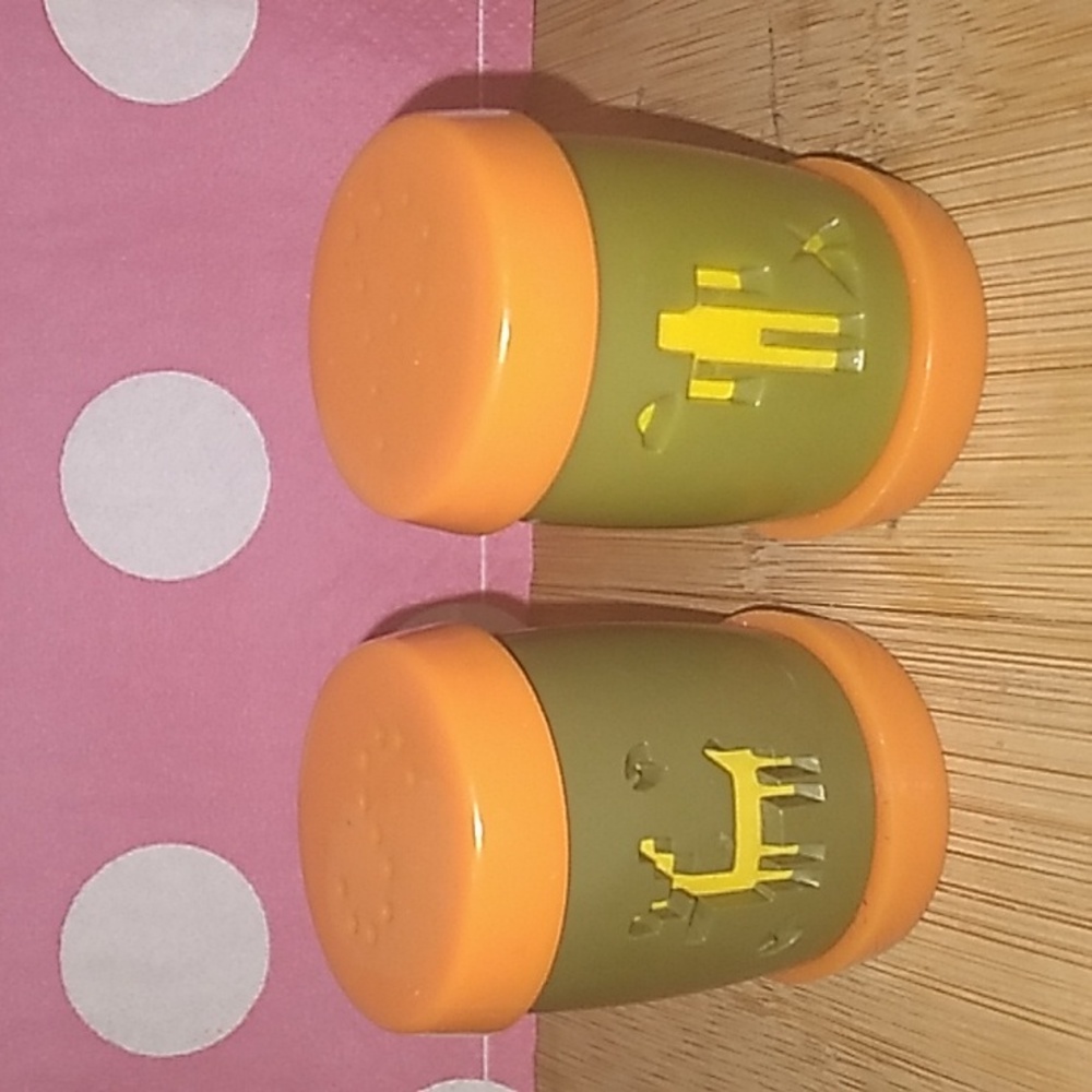 VINTAGE ST. LABRE INDIAN SCHOOL ASHLAND MONTANA SALT & PEPPER SHAKERS